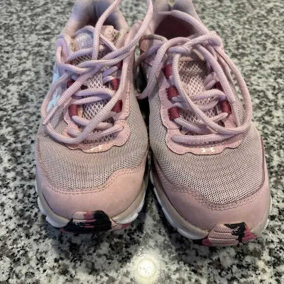 Under Armour Women's‎ Tennis Shoes Size 7 Gray PINK DUAL FOAM - Picture 2 of 10